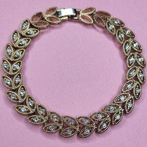 Elegant Gold Leaf Bracelet